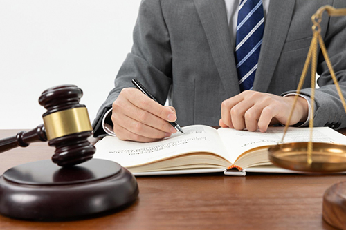 Asesoría jurídica de un abogado en derecho de petición para fotomultas
